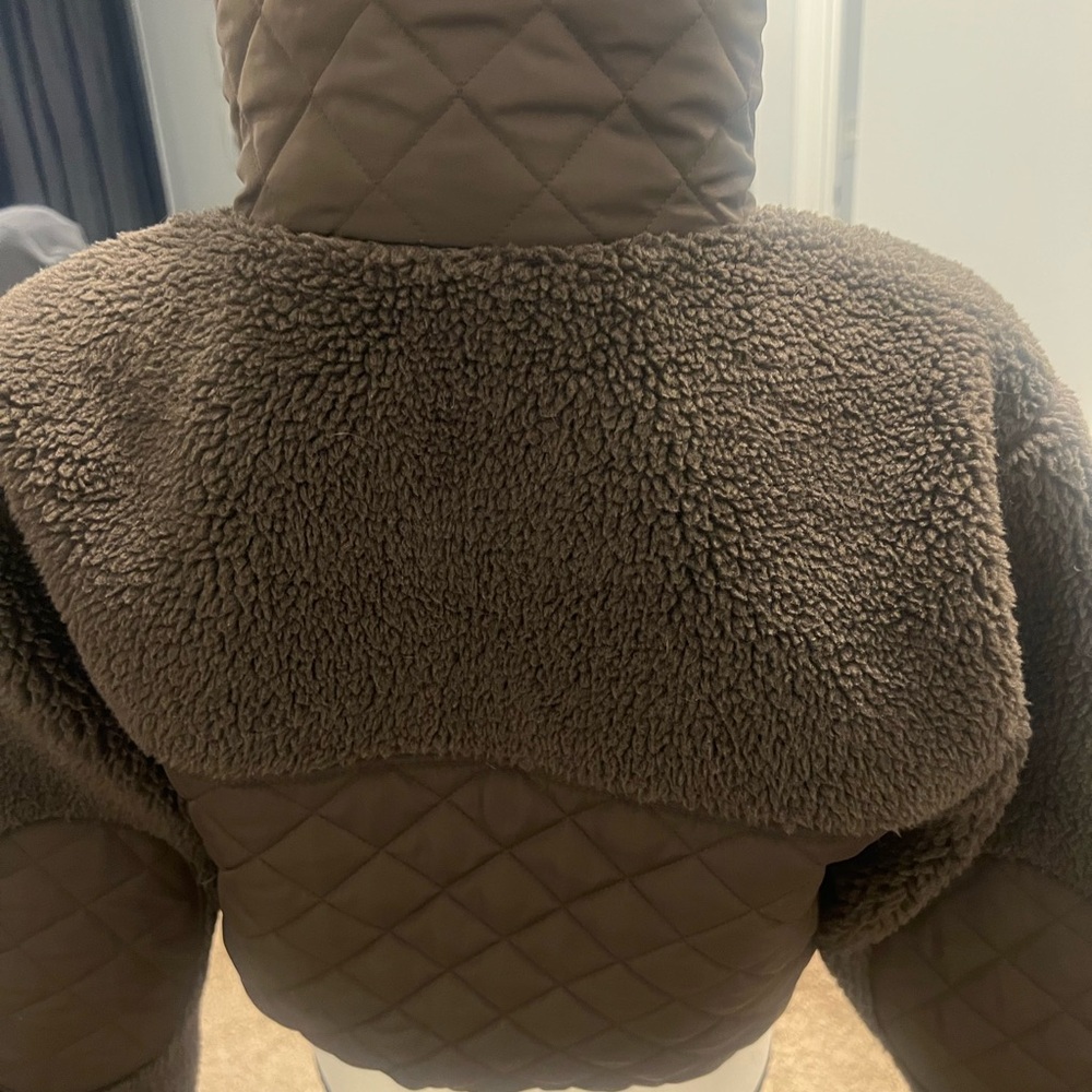 Sherpa Edge Bomber
Alo   Xsmall. NWOT. - Picture 12 of 14